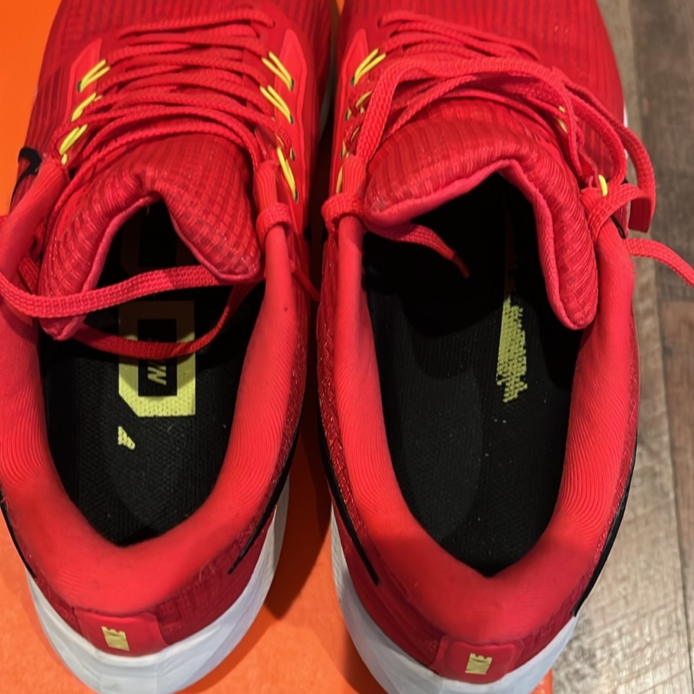 MENS NIKE RED PEGASUS SNEAKER - Picture 3 of 6